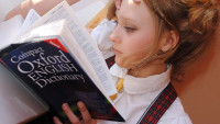 Angličtina girl-2771936 1280